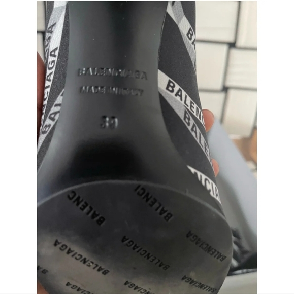 Selling this amazing pair of Balenciaga booties.They unfortunately run small. - Picture 3 of 5